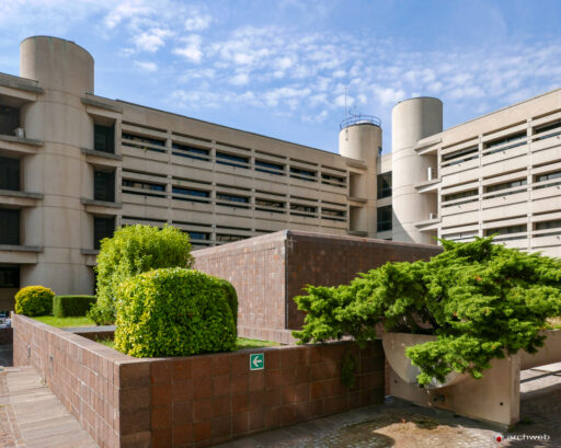 Kenzo Tange's business center in Bologna - photo 09 - Archweb