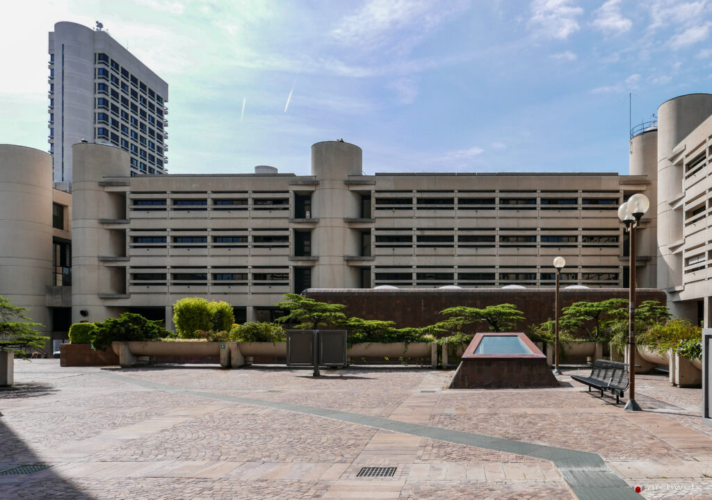 Kenzo Tange's business center in Bologna - photo 13 - Archweb