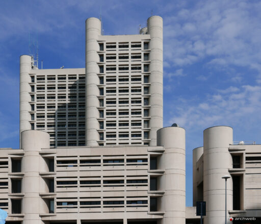 Kenzo Tange's business center in Bologna - photo 21 - Archweb