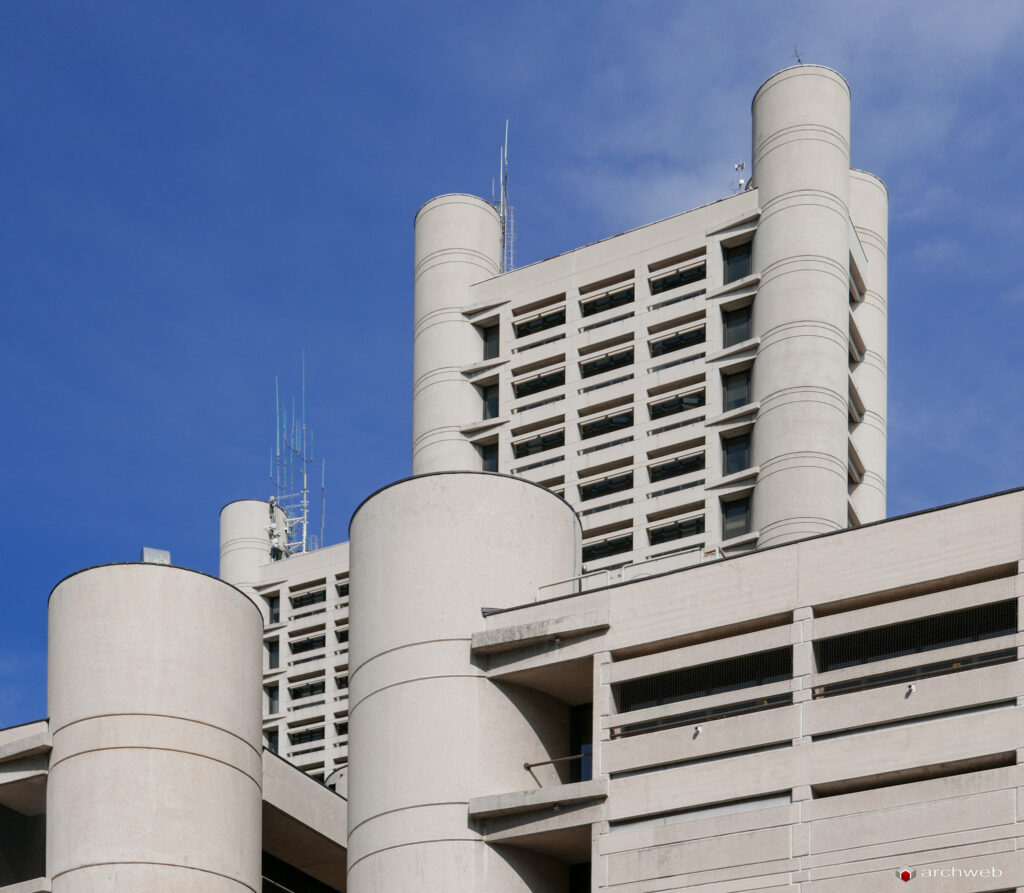 Kenzo Tange's business center in Bologna - photo 26 - Archweb