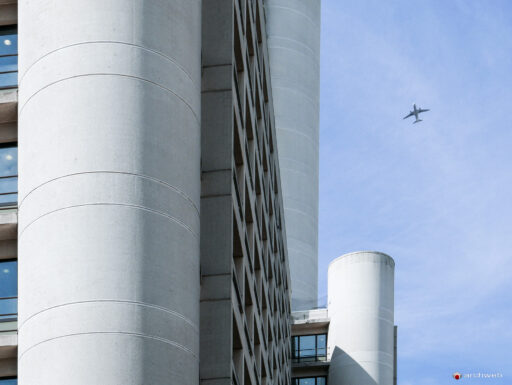 Kenzo Tange's business center in Bologna - photo 31 - Archweb