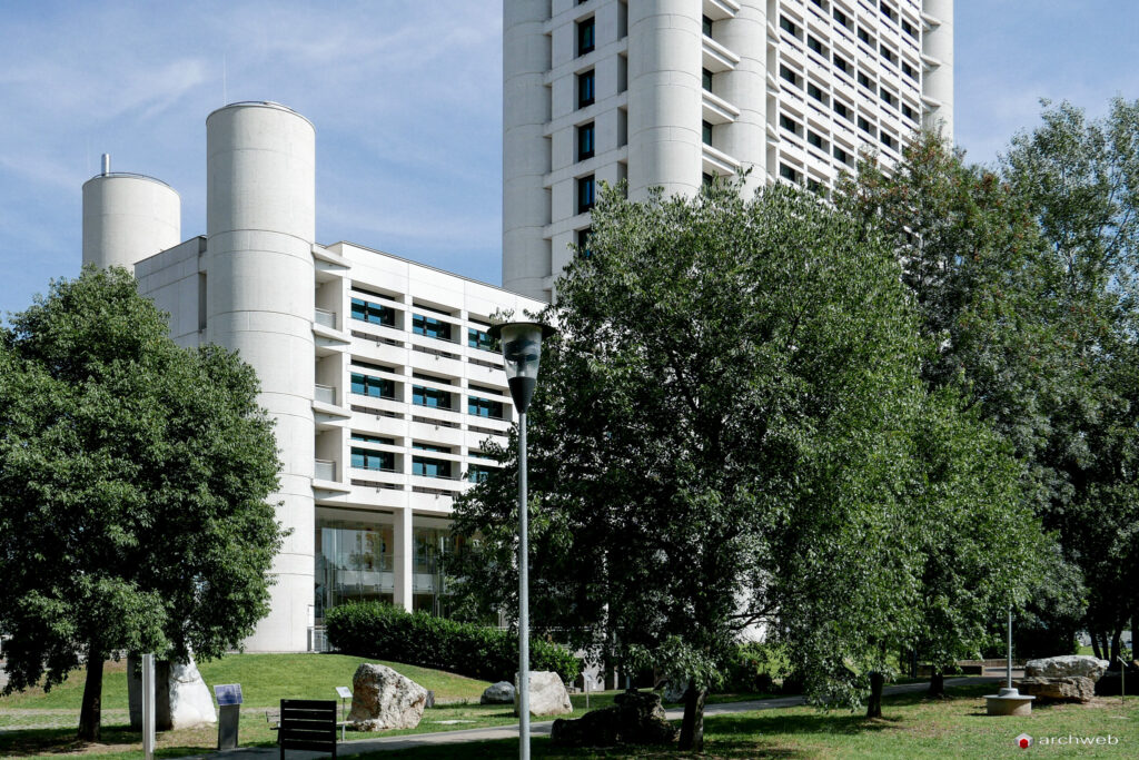 Kenzo Tange's business center in Bologna - photo 55 - Archweb