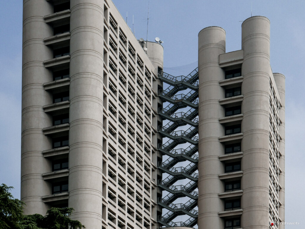 Kenzo Tange's business center in Bologna - photo 69 - Archweb