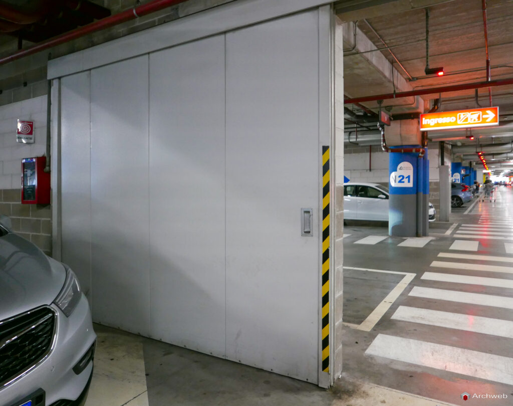 Parcheggi auto, porte tagliafuoco