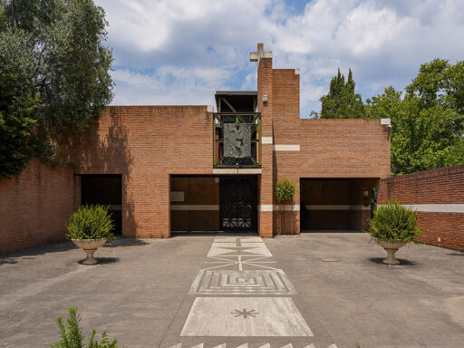 Chiesa di San Valentino al villaggio Olimpico di Roma progettata dall'architetto Francesco Berarducci