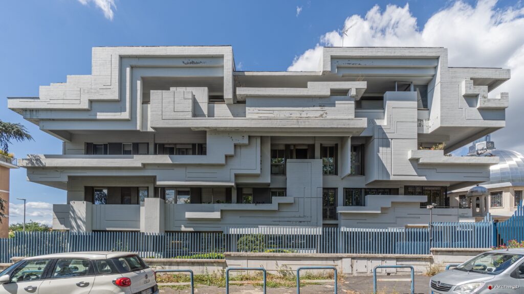 Edificio in Viale Ionio dell'architetto Saverio Busiri Vici