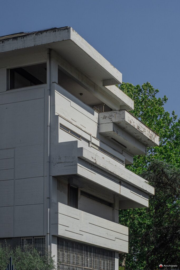 Edificio in Viale Ionio dell'architetto Saverio Busiri Vici