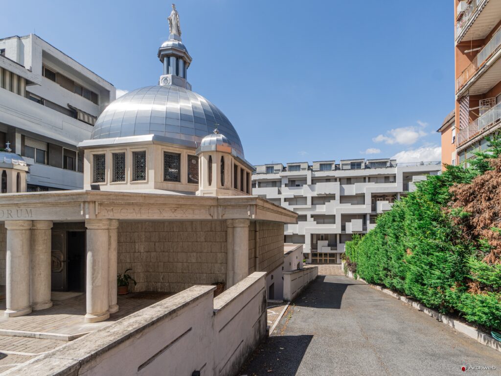 Edificio in Viale Ionio dell'architetto Saverio Busiri Vici