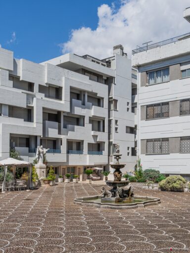 Edificio in Viale Ionio dell'architetto Saverio Busiri Vici