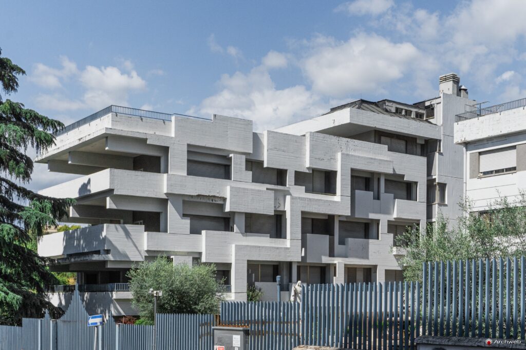 Edificio in Viale Ionio dell'architetto Saverio Busiri Vici