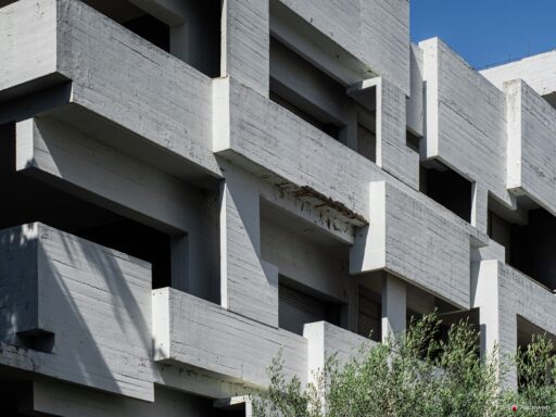 Edificio in Viale Ionio dell'architetto Saverio Busiri Vici