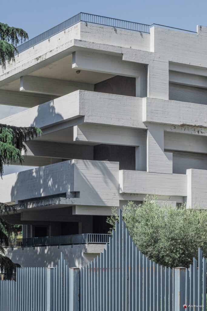 Edificio in Viale Ionio dell'architetto Saverio Busiri Vici