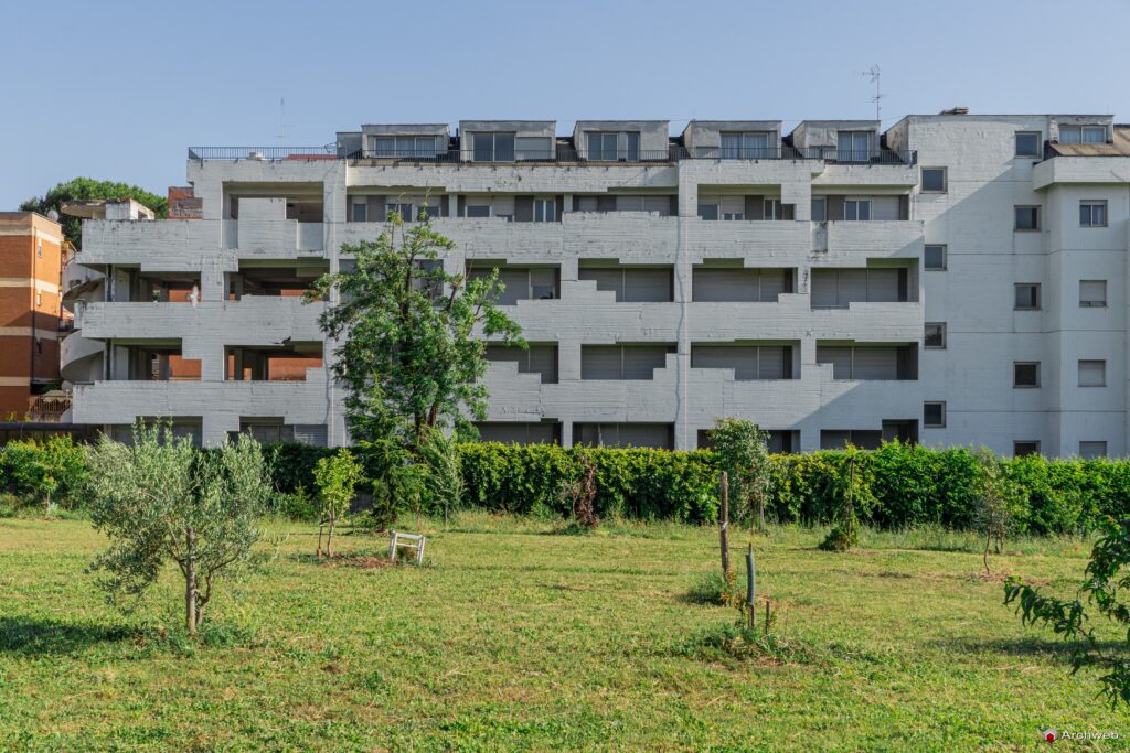 Edificio in Viale Ionio dell'architetto Saverio Busiri Vici